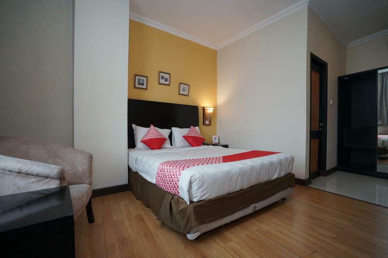 Capital O 1128 Hotel Imara Palimbão Exterior foto